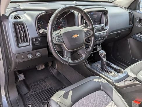 Used 2022 Chevrolet Colorado Z71 AWD/4WD image 17