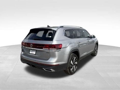 Used 2025 Volkswagen Atlas SEL AWD/4WD image 2