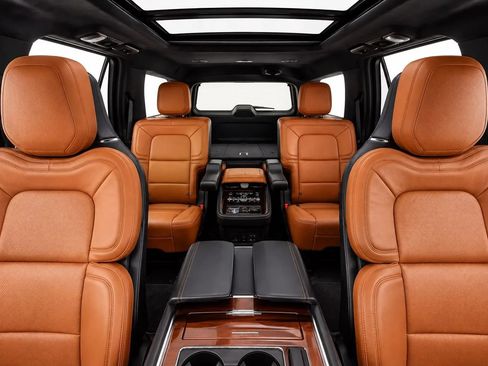 Used 2019 Lincoln Navigator Reserve AWD/4WD image 11