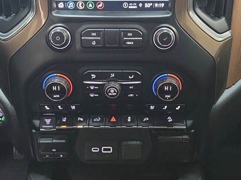 Used 2021 Chevrolet Silverado 3500 High Country w/ Z71 Off-Road Package image 28