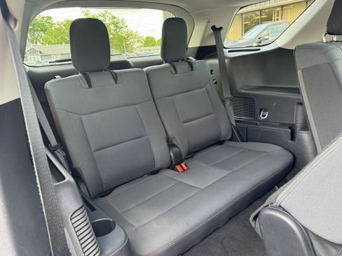 Used 2025 Ford Explorer Active AWD/4WD image 17
