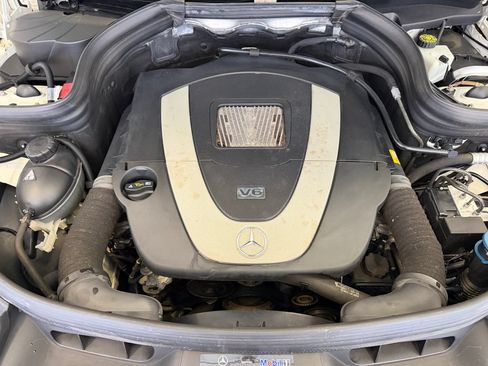 Used 2011 Mercedes-Benz GLK 350 4MATIC image 28