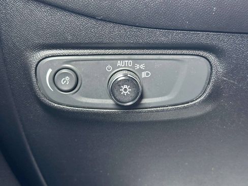 Used 2018 Chevrolet Equinox LT AWD/4WD image 33