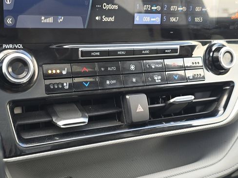 Used 2020 Toyota Highlander Platinum image 19