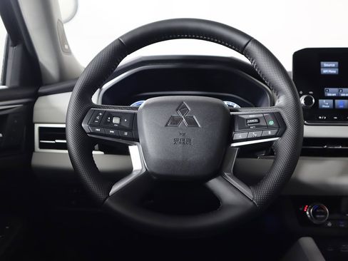 New 2025 Mitsubishi Outlander SEL image 43