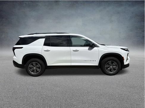 Used 2024 Chevrolet Traverse LT FWD image 11