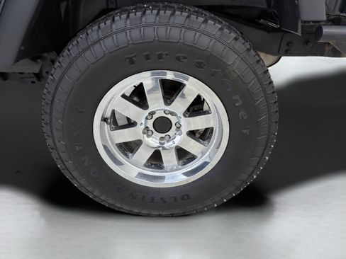 Used 2018 Jeep Wrangler Unlimited Sport w/ Connectivity Group image 27