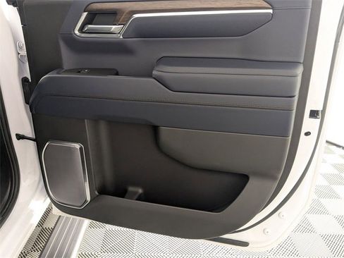 Certified 2023 Chevrolet Silverado 1500 High Country w/ High Country Premium Package image 36