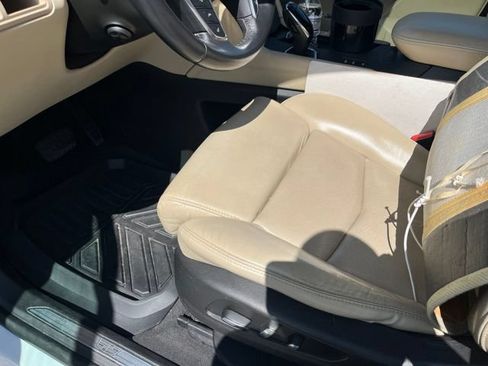 Used 2017 Cadillac XT5 Luxury w/ Driver Awareness Package AWD/4WD image 9