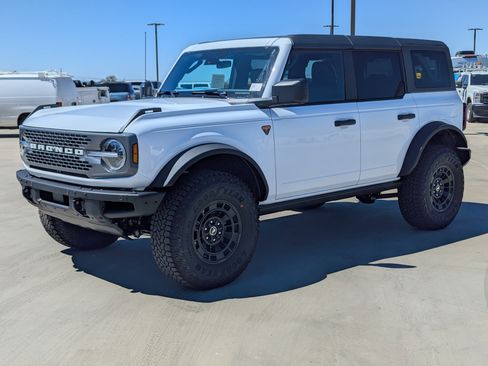 New 2026 Ford Bronco Badlands image 5