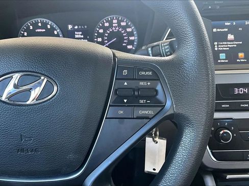 Used 2017 Hyundai Sonata SE FWD image 11