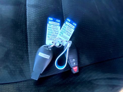 Used 2016 Dodge Grand Caravan SE image 34