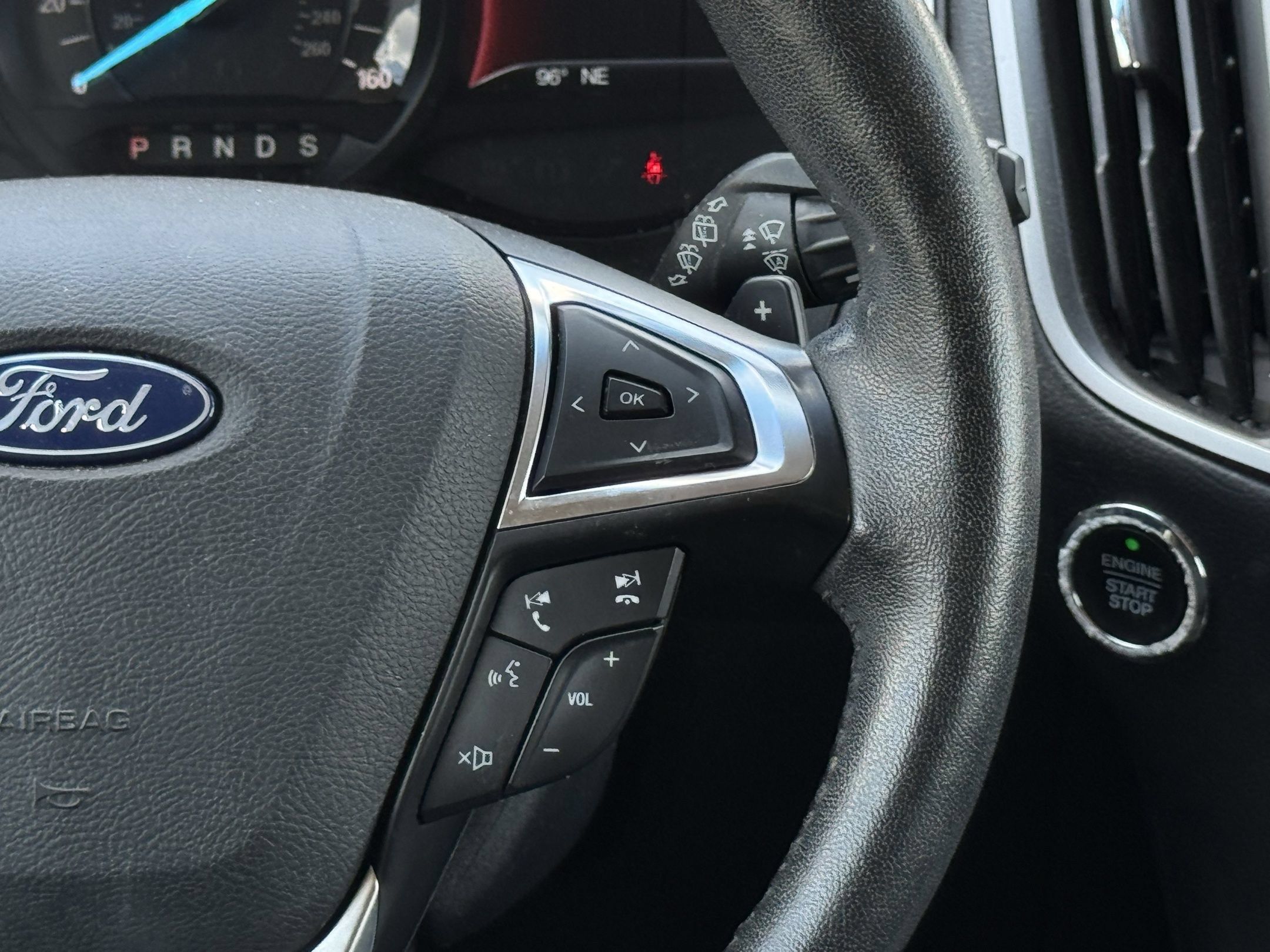 Used 2019 Ford Edge SEL w/ Cold Weather Package AWD/4WD image 15