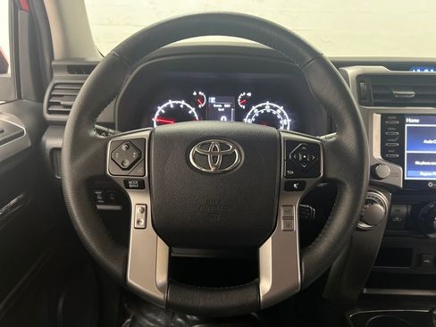 Used 2024 Toyota 4Runner SR5 image 16