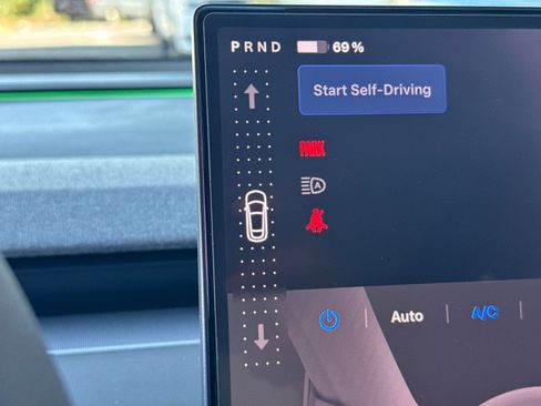 Used 2026 Tesla Model Y 2WD image 21
