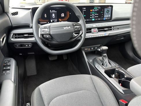 Used 2025 Kia K4 FWD image 18