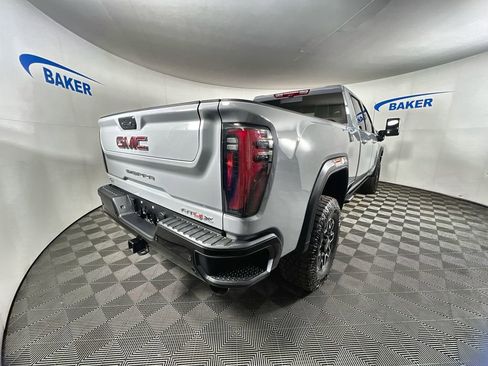Used 2025 GMC Sierra 2500 AT4X AWD/4WD image 9