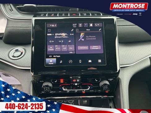 New 2025 Jeep Grand Cherokee Laredo w/ Luxury Tech Group I image 17