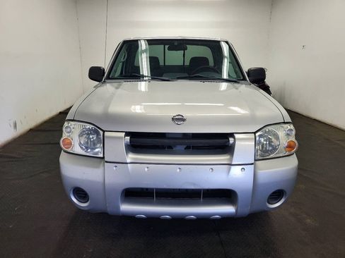 Used 2004 Nissan Frontier XE w/ (VTP) Value Truck Pkg RWD image 2