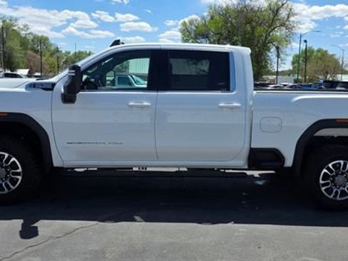 Used 2024 GMC Sierra 2500 SLE w/ SLE Convenience Package AWD/4WD image 4