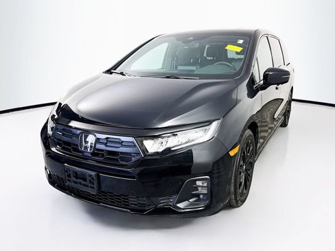 Used 2024 Honda Odyssey Sport image 3
