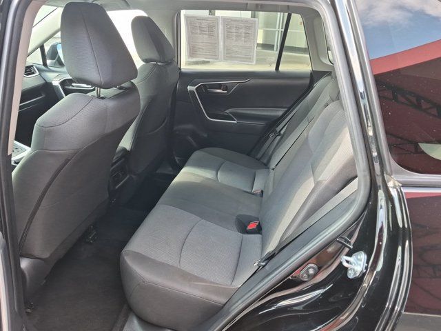 Used 2025 Toyota RAV4 XLE AWD/4WD image 14