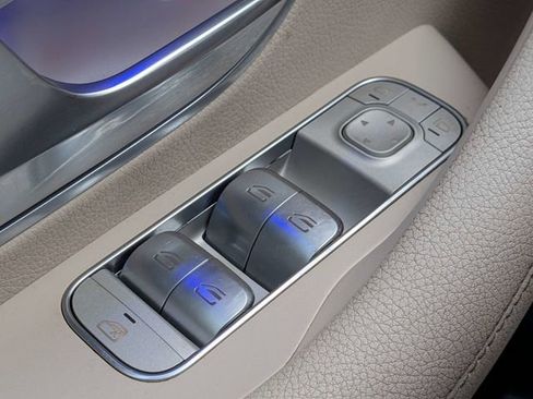 Used 2021 Mercedes-Benz GLS 450 4MATIC image 26