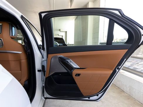 Used 2023 BMW 740i RWD image 24