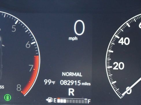 Used 2023 Honda Pilot Touring image 28