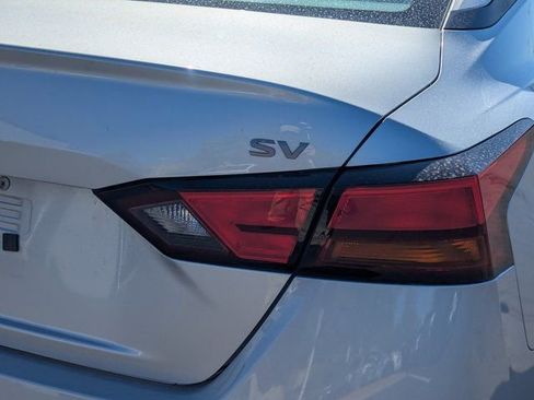 Used 2023 Nissan Altima 2.5 SV image 4