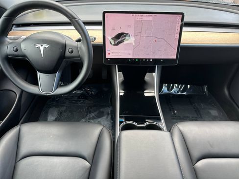 Used 2018 Tesla Model 3 Long Range image 13