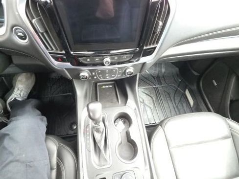 Used 2022 Chevrolet Traverse LT w/ LT Premium Package AWD/4WD image 10