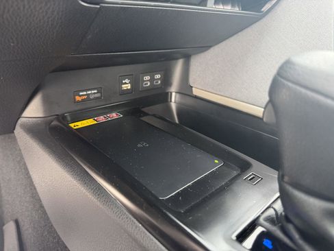 Used 2025 Toyota Camry LE w/ Convenience Package image 25