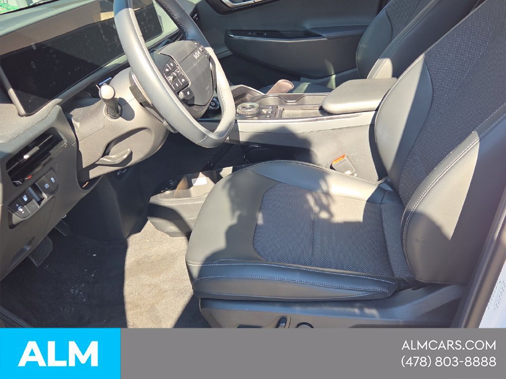 Used 2025 Kia EV6 Light RWD image 3