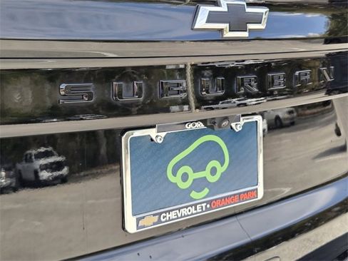 Certified 2025 Chevrolet Suburban Z71 image 21