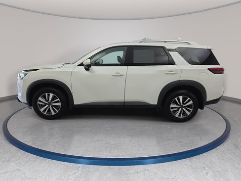 Certified 2023 Nissan Pathfinder SL AWD/4WD image 8