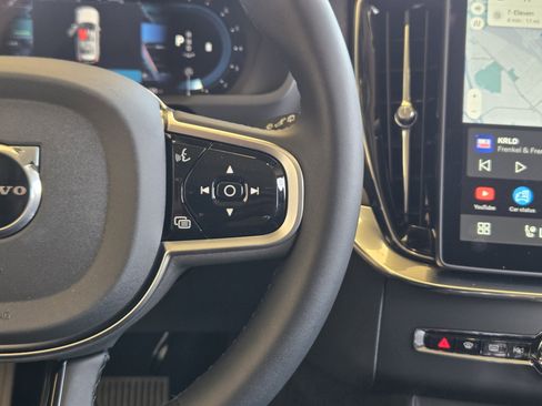 Used 2025 Volvo XC90 B6 Ultra w/ Protection Package Premier image 38