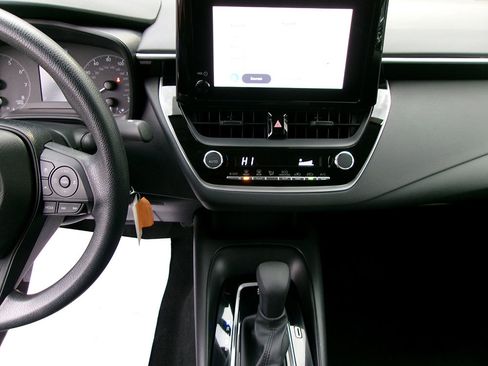 Used 2024 Toyota Corolla LE image 15