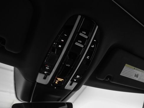 Used 2023 Porsche Panamera 4 image 37