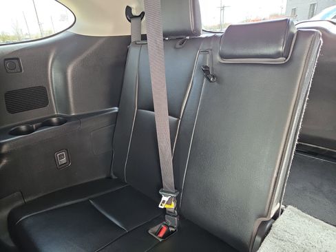 Used 2022 Toyota Highlander XLE image 25