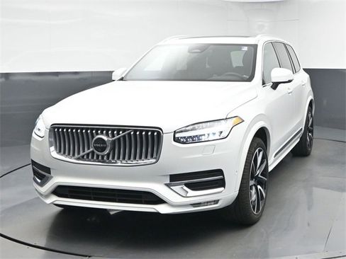 Used 2023 Volvo XC90 B6 Plus w/ Protection Package Premier image 3