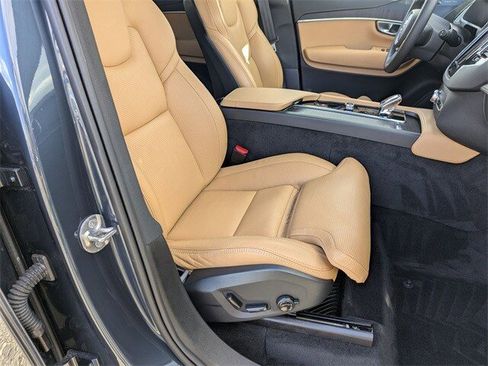 Used 2024 Volvo XC90 B6 Ultimate w/ Protection Package Premier image 18