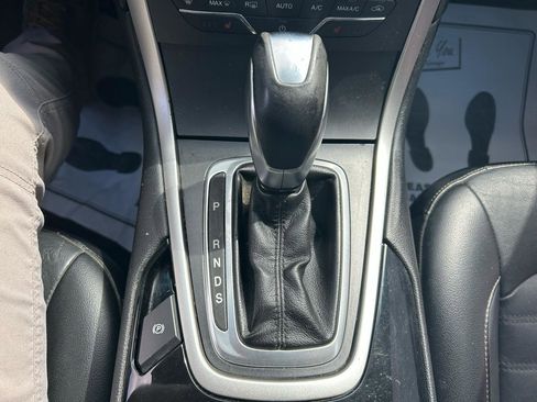 Used 2015 Ford Edge SEL w/ Canadian Comfort Package image 26