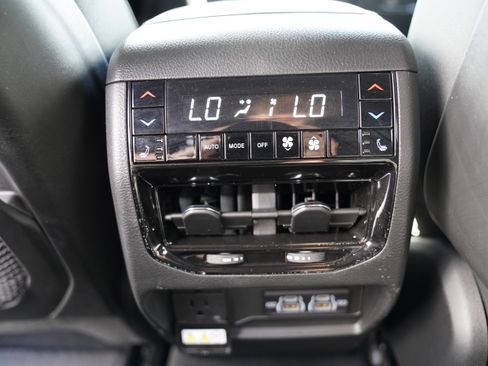Certified 2023 Jeep Grand Cherokee Overland w/ Luxury Tech Group IV AWD/4WD image 6