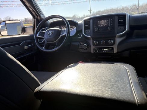Used 2021 RAM 2500 Big Horn image 25