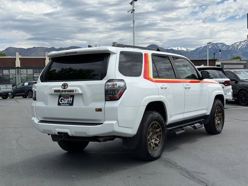 Used 2023 Toyota 4Runner 40th Anniversary SE AWD/4WD image 3