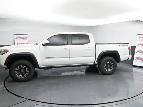 Used 2022 Toyota Tacoma TRD Off-Road w/ Technology Package image 5