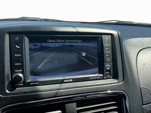 Used 2019 Dodge Grand Caravan SE image 10