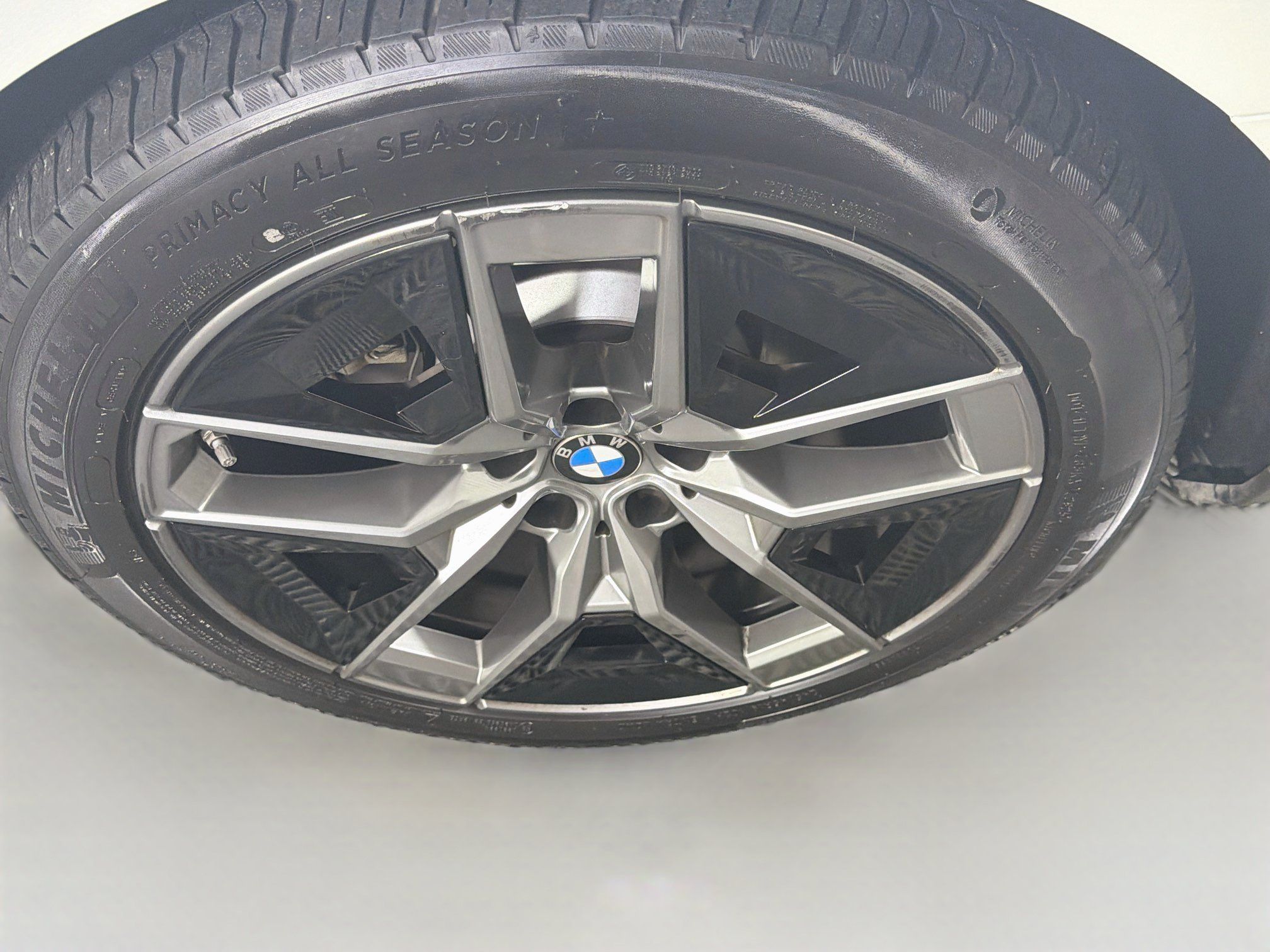 Used 2026 BMW 530i w/ Premium Package RWD image 11