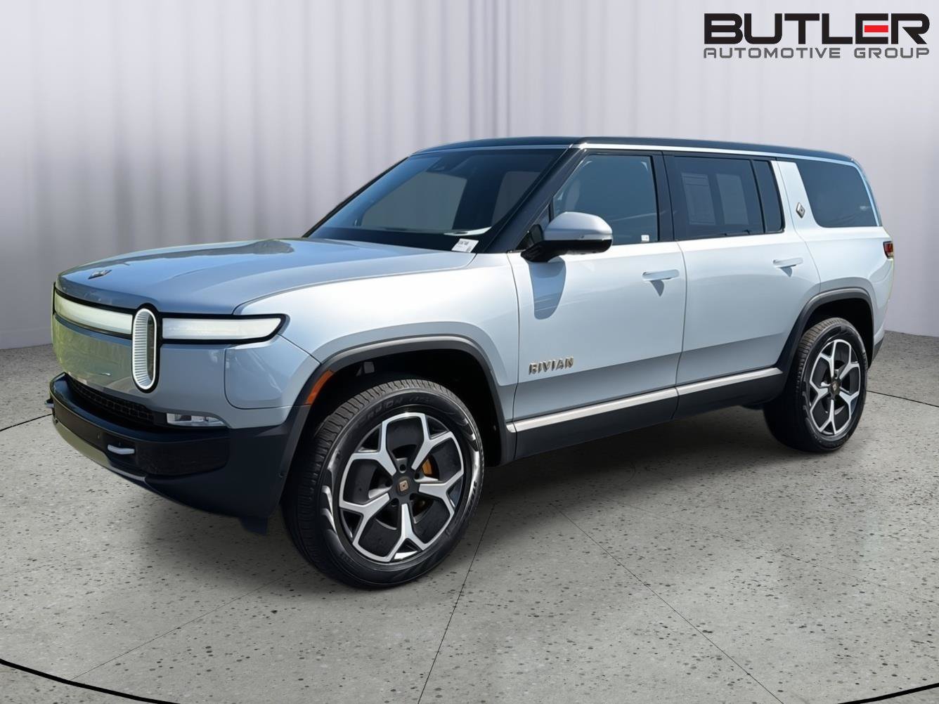 Used 2024 Rivian R1S Adventure Quad AWD/4WD image 2